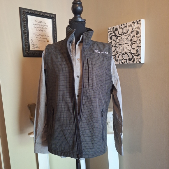 Ariat Men's Gray Plaid Like Zip Up Vest Warm Lining Sz Small - Picture 8 of 16
